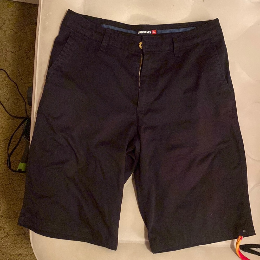 Quiksilver Mens size 31 all black shorts